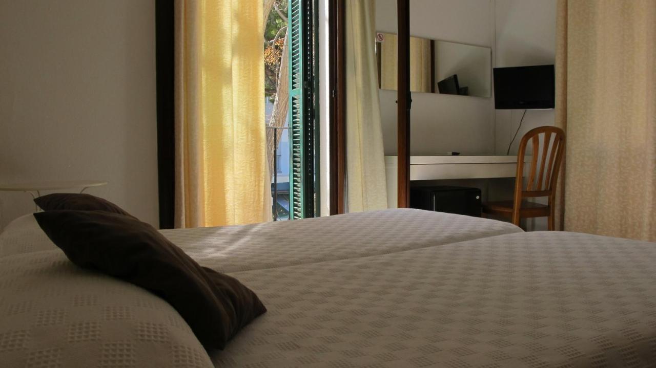 Hostal Pinar PMI Buitenkant foto