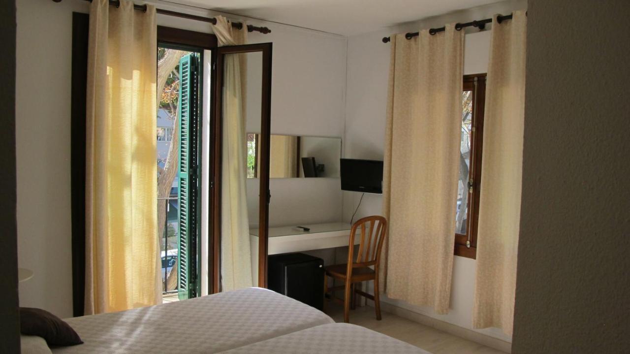Hostal Pinar PMI Buitenkant foto