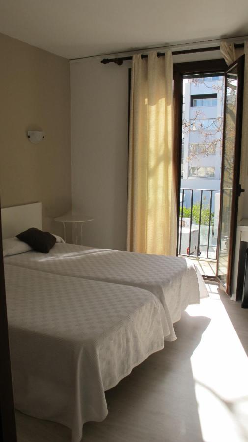 Hostal Pinar PMI Buitenkant foto