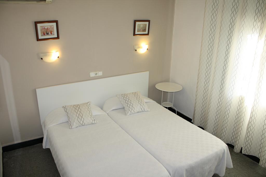 Hostal Pinar PMI Buitenkant foto